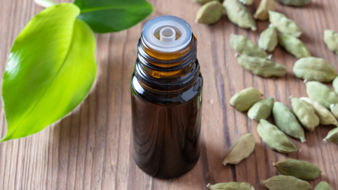 Comment utiliser l'huile essentielle de cardamome ?