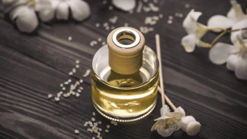 Comment fabriquer un parfum d’intérieur avec les huiles essentielles ?